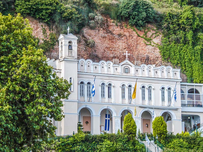 Η εκκλησία της Παναγίας της Τρυπητής (Ζωοδόχος Πηγή), πολιούχος του Αιγίου